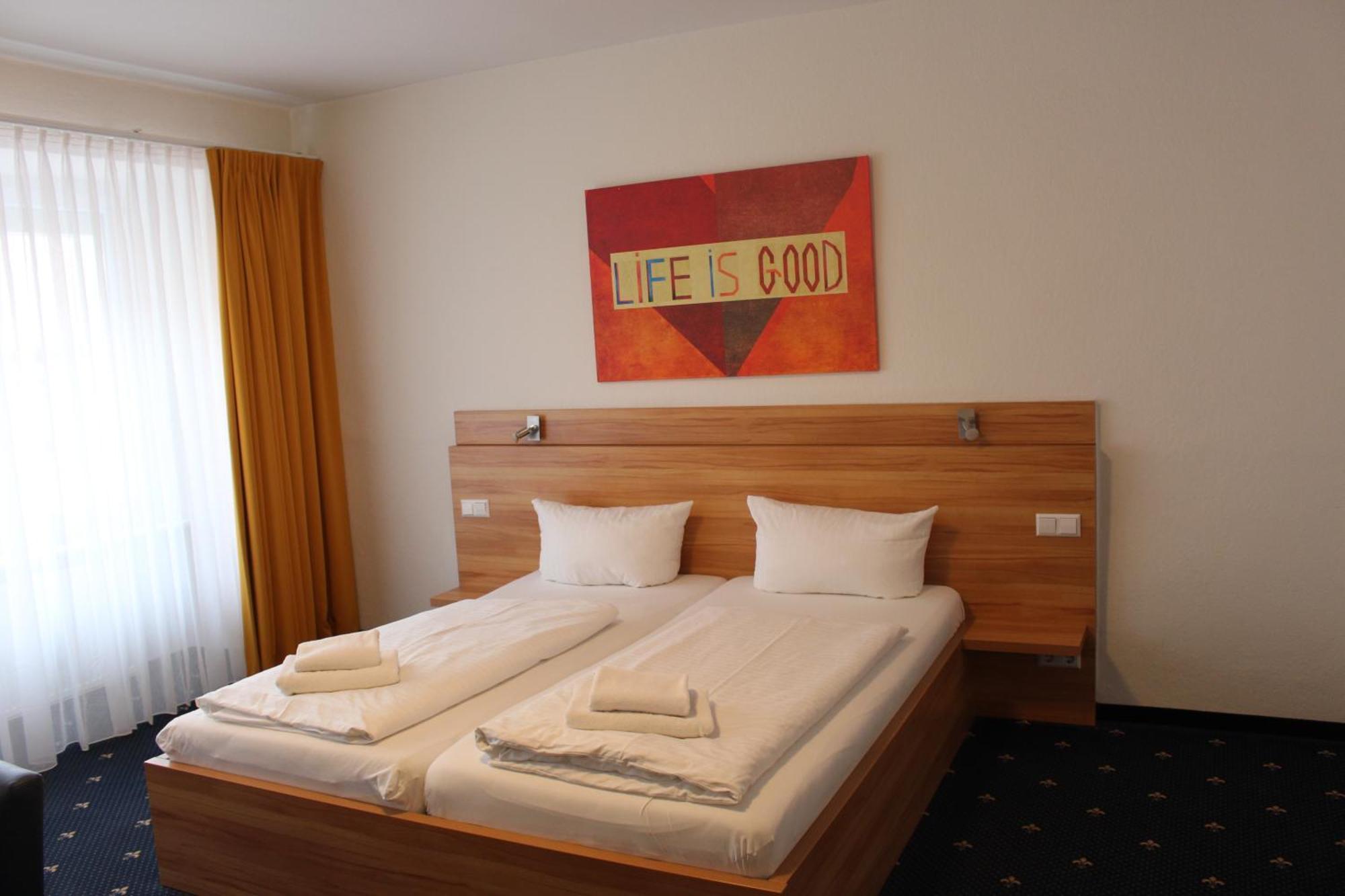 Hotel Capri Uberlingen Exteriör bild